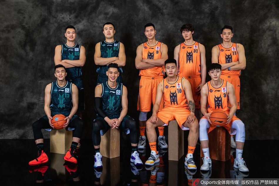 CBA全明星官方合影！众人在广州封神