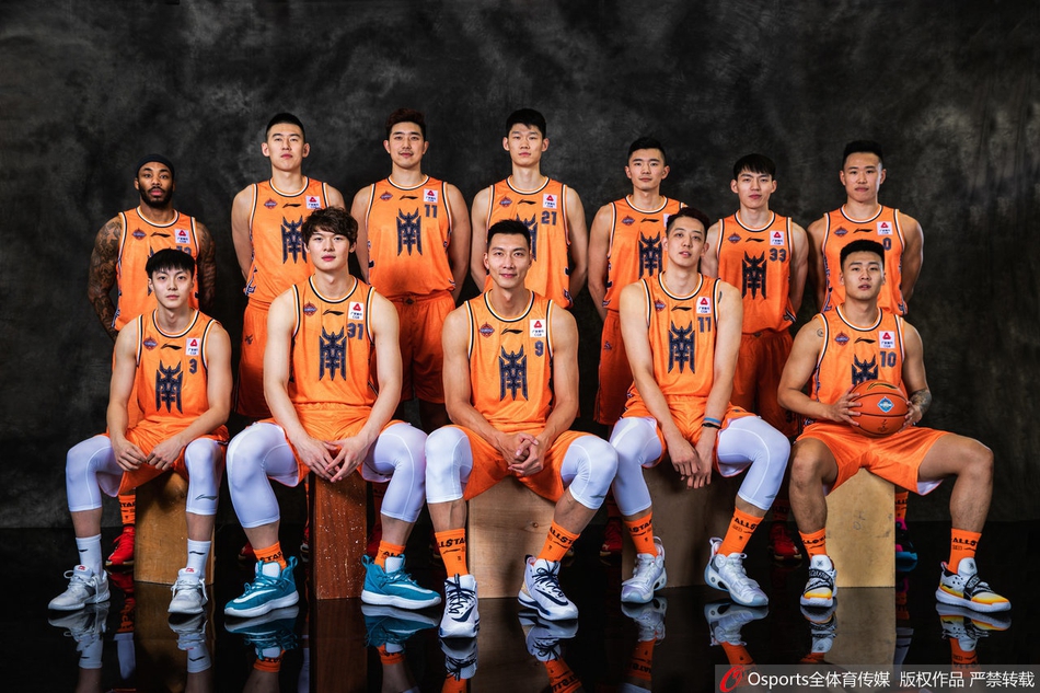 CBA全明星官方合影！众人在广州封神
