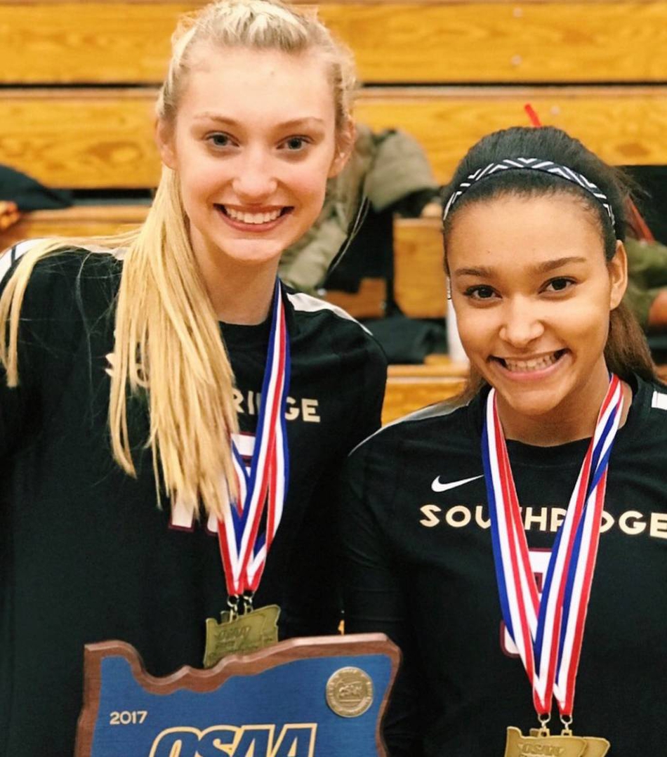 看惯卡戴珊今天来换换口！库里两个性冷淡风格的甜蜜小迷妹