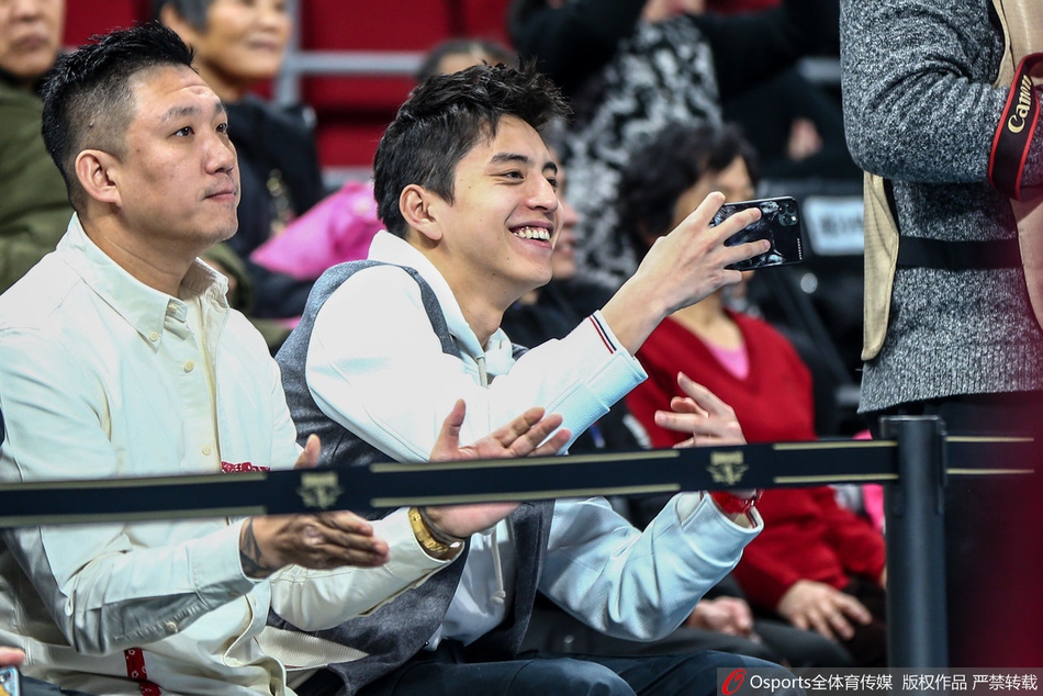 演员王大陆现场观战北京vs天津