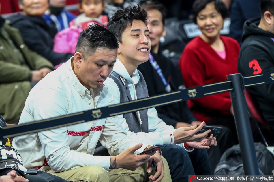 演员王大陆现场观战北京vs天津
