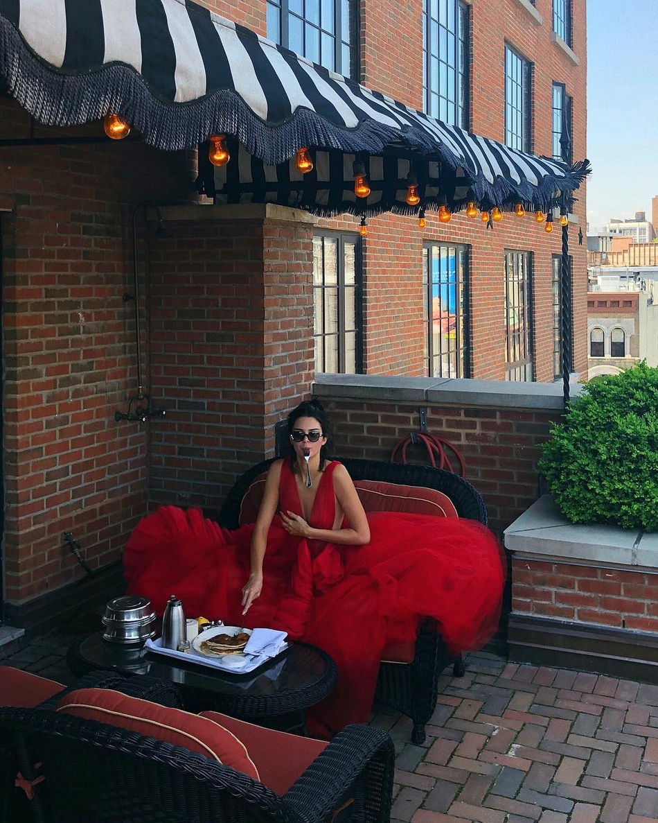 詹娜最新私房写真！请备好纸巾擦鼻血