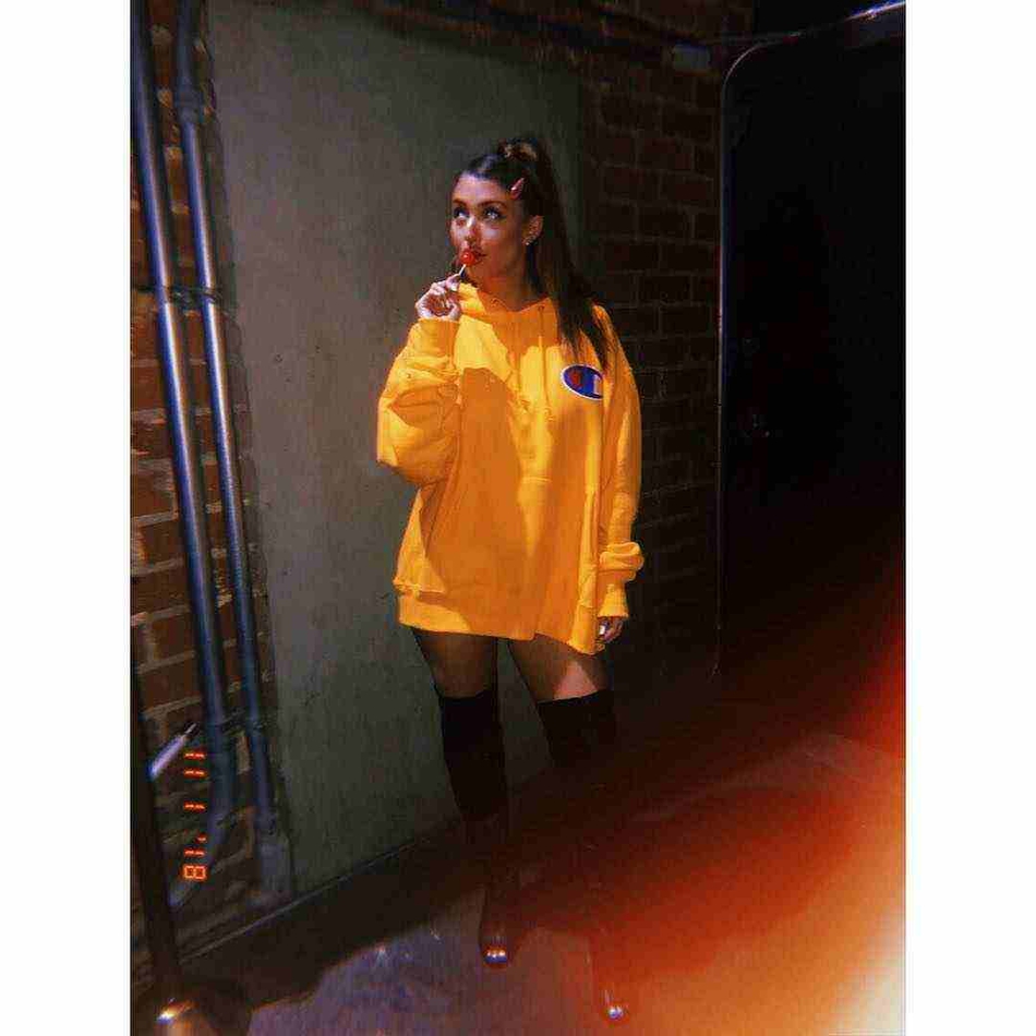 颜值逆天啊！NBA最硬核球星有个隐藏的最美女友，而且怀孕了