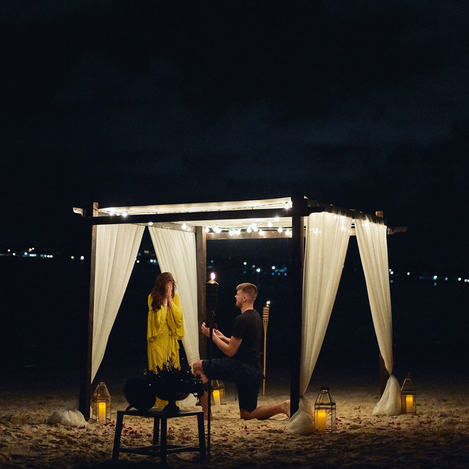 腿长有1米8吧！高挑美颜+完美气质，公认NBA前五级别的女友