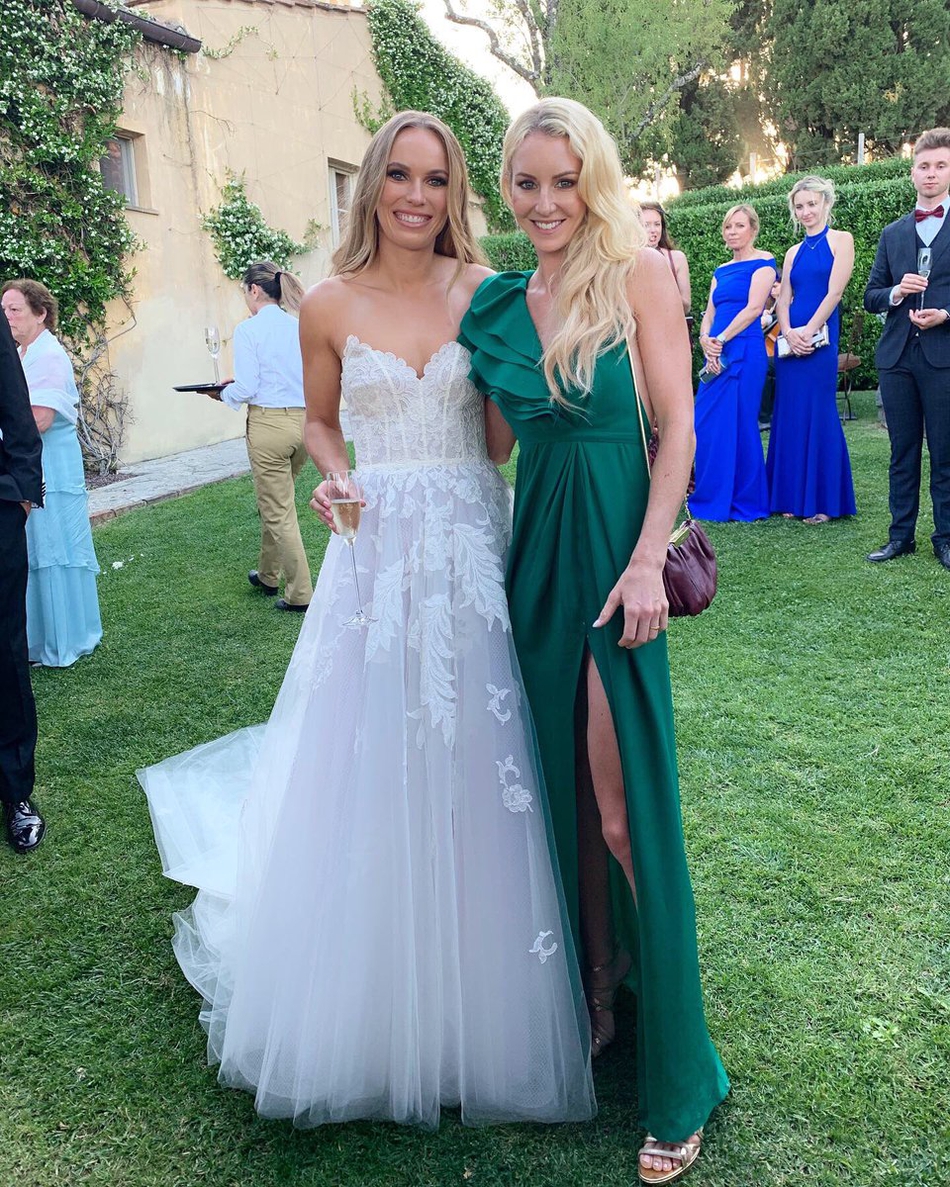 勇士名宿与网坛美女大婚！又一段体坛佳话，幸福感十足！