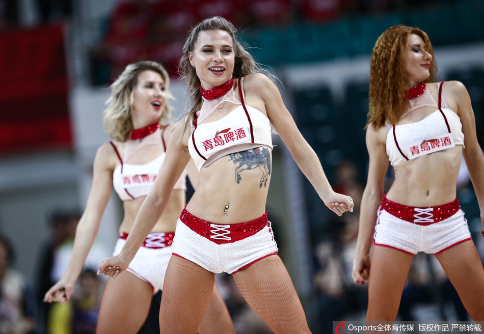 广州篮球宝贝化身拳击天后热情火辣