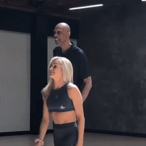 71岁天勾与24岁美女共舞！这画面真心太美