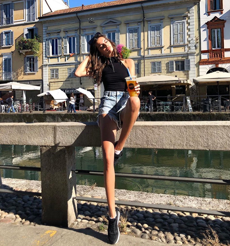 堪称加强版詹娜的嫩模!酥胸细腰大长腿,勇士新秀为她着迷