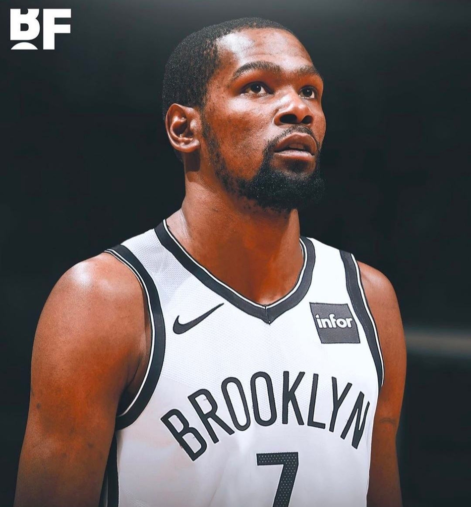 2019福布斯名人榜：NBA有11人入选前100，卡戴珊家族小妹排第二