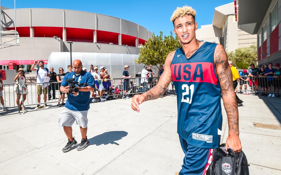 库兹马也看上绿了卡戴珊之人？这是要公然与唐斯抢人啊