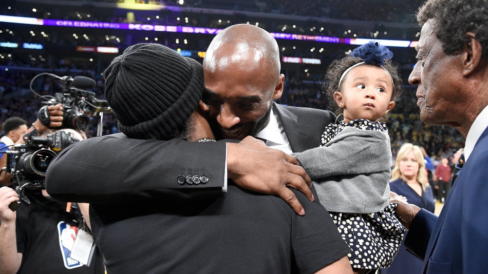 科比与艾弗森的一组老照片！听说不少人是含着热泪看完的