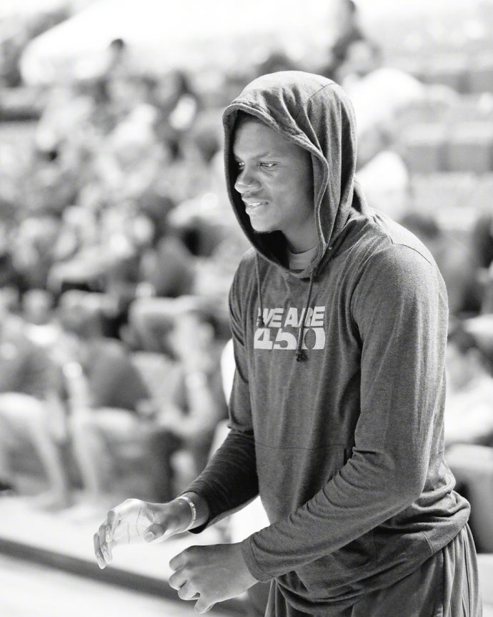 帽衫卡培拉神似雷-阿伦