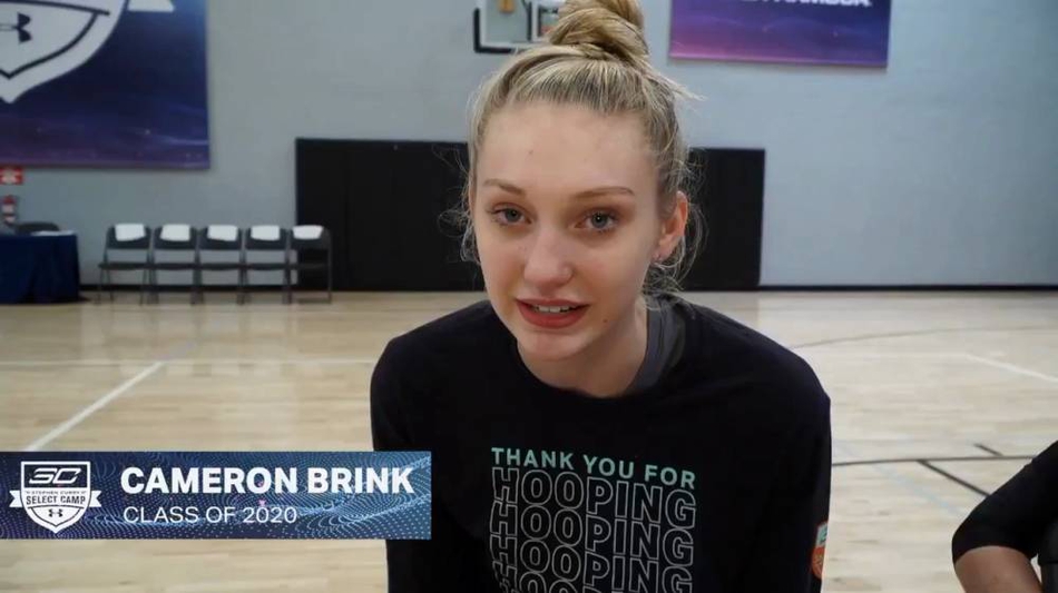 看惯卡戴珊今天来换换口！库里两个性冷淡风格的甜蜜小迷妹