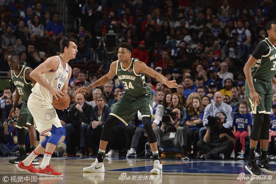 4.密尔沃基雄鹿