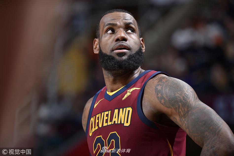 连续867场得分上双超乔丹(目前已连续871场得分上双)