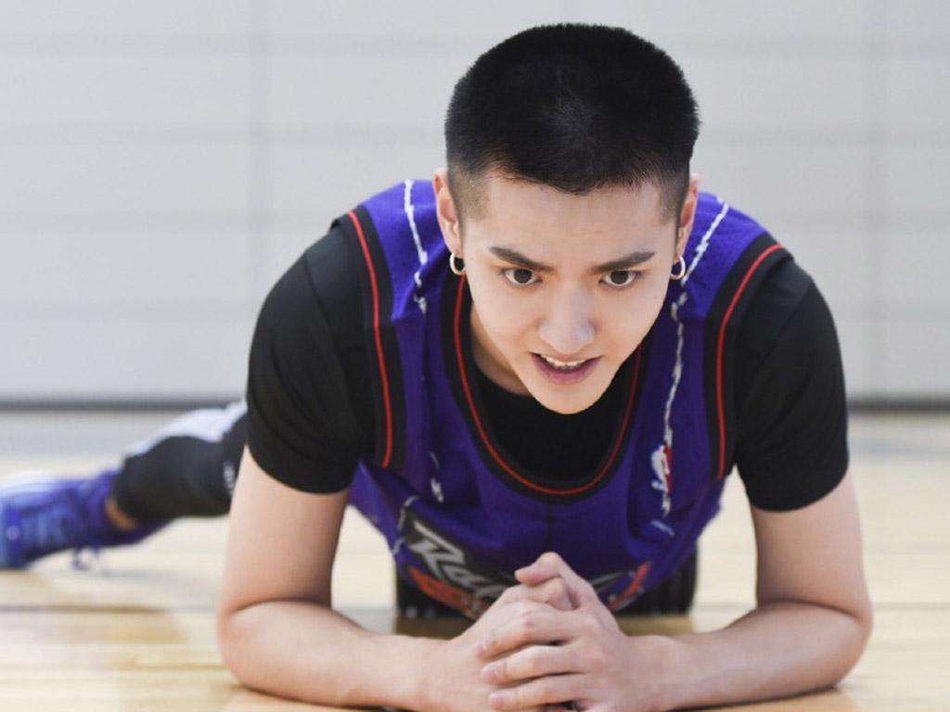 回顾吴亦凡全明星名人赛精彩瞬间