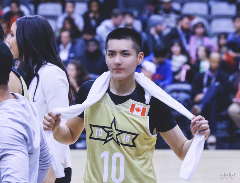 回顾吴亦凡全明星名人赛精彩瞬间