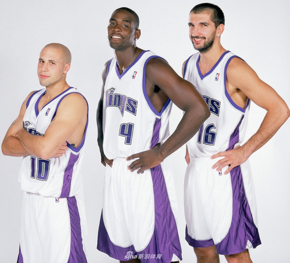 1.萨克拉门托国王：瓦拉迪-迪瓦茨、克里斯-韦伯、迈克-毕比、佩贾-斯托贾科维奇