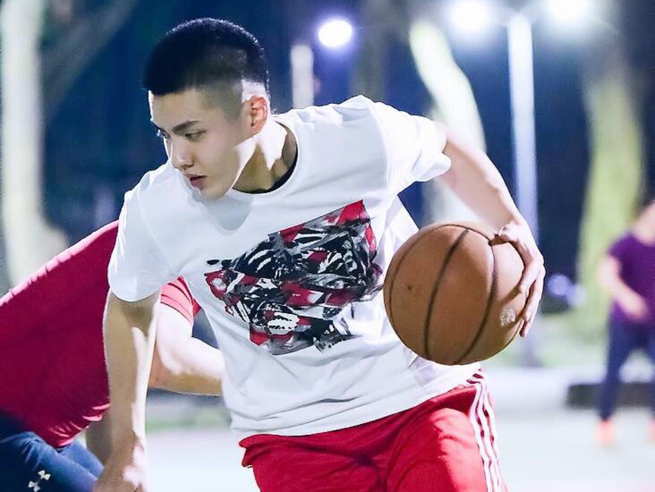 回顾吴亦凡全明星名人赛精彩瞬间