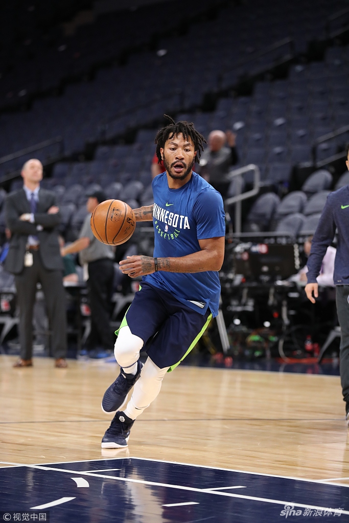 重回NBA赛场的罗斯赛前热身