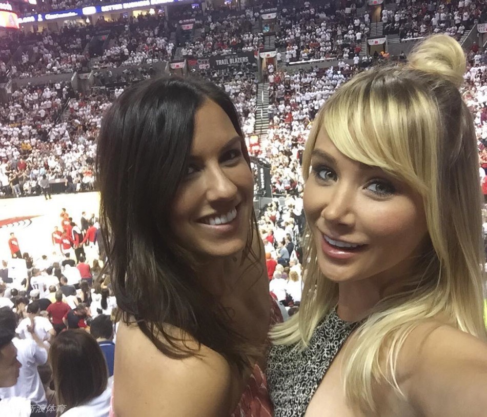 开拓者最美女球迷