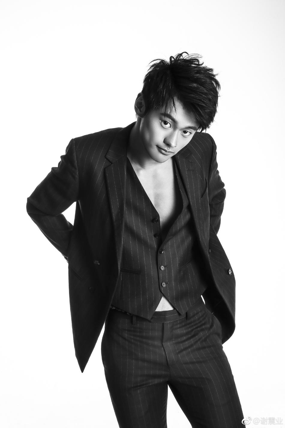 田径小鲜肉谢震业写真