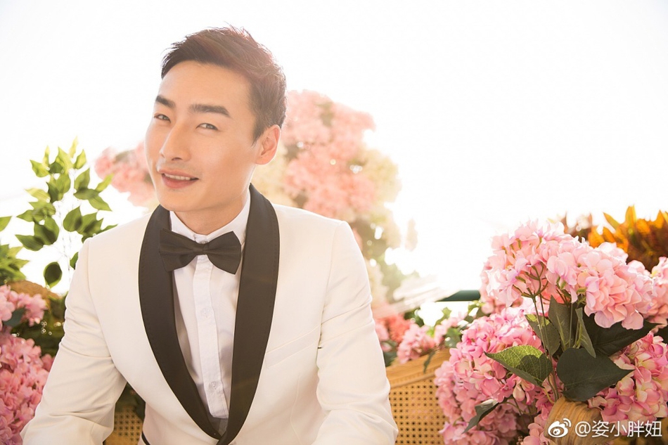 何姿秦凯唯美婚纱照 理想爱情的样子?