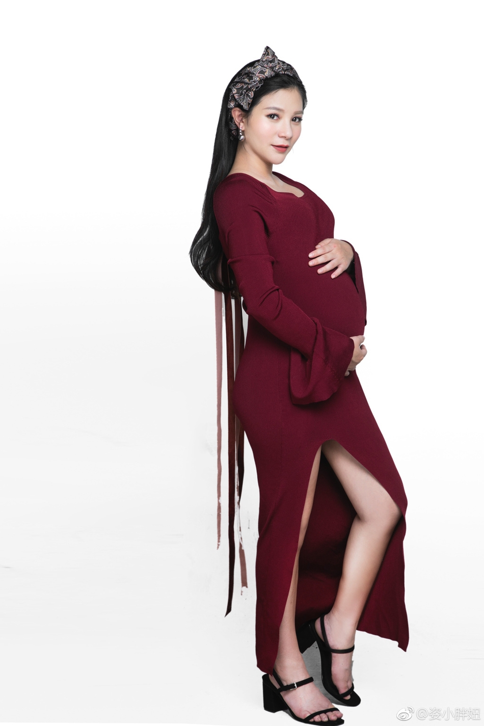 何姿写真孕味十足 秦凯甜蜜呵护