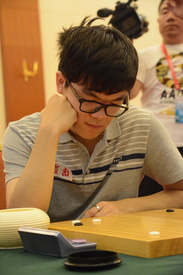 全运会围棋专业组第六轮 各队棋手队服抢眼