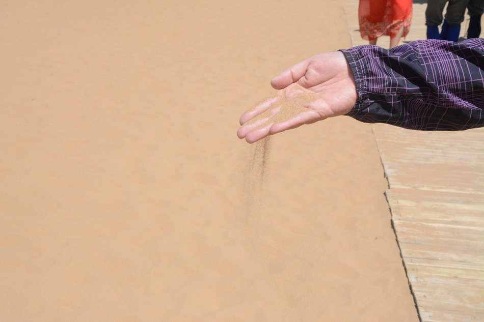 鄂尔多斯响沙湾美景 蓝天白云黄沙驼队_高清图集_新浪网