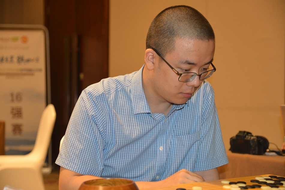 梦百合杯16强战赛后 柯洁苦战失利略显沮丧_高清图集_新浪网