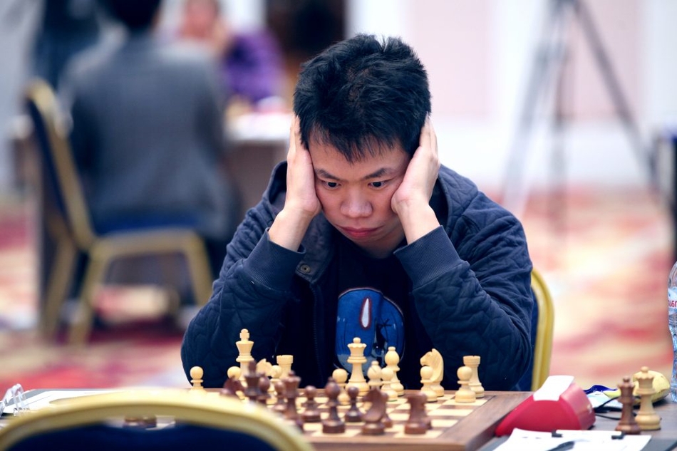 北京时间9月10日凌晨,国际象棋世界杯第三轮首盘慢棋赛中,中国棋手