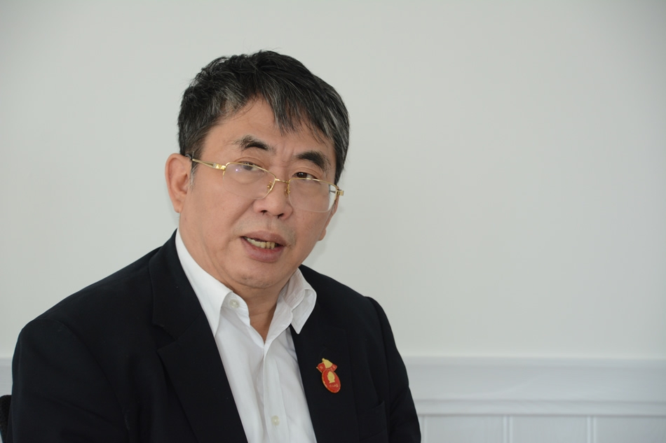 聂卫平工作认真