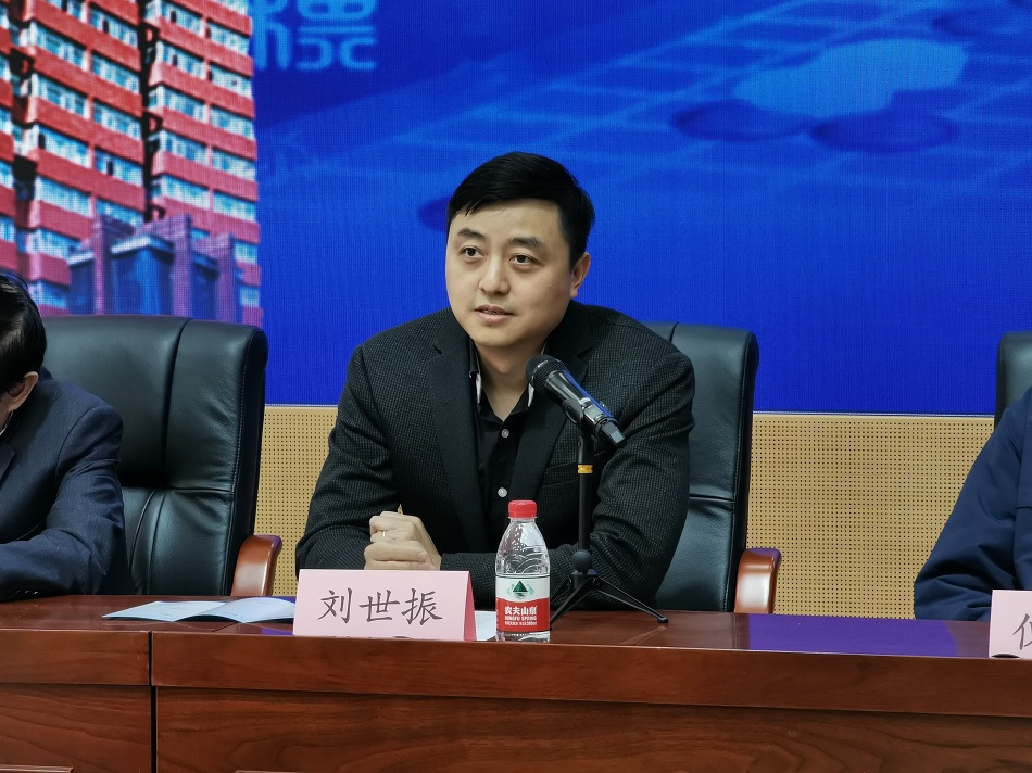 裁判长吕国梁宣布比赛规则