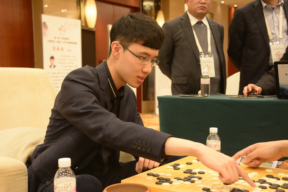 高清-王中王争霸赛第二轮赛后 范廷钰淡定依旧_高清图集_新浪网