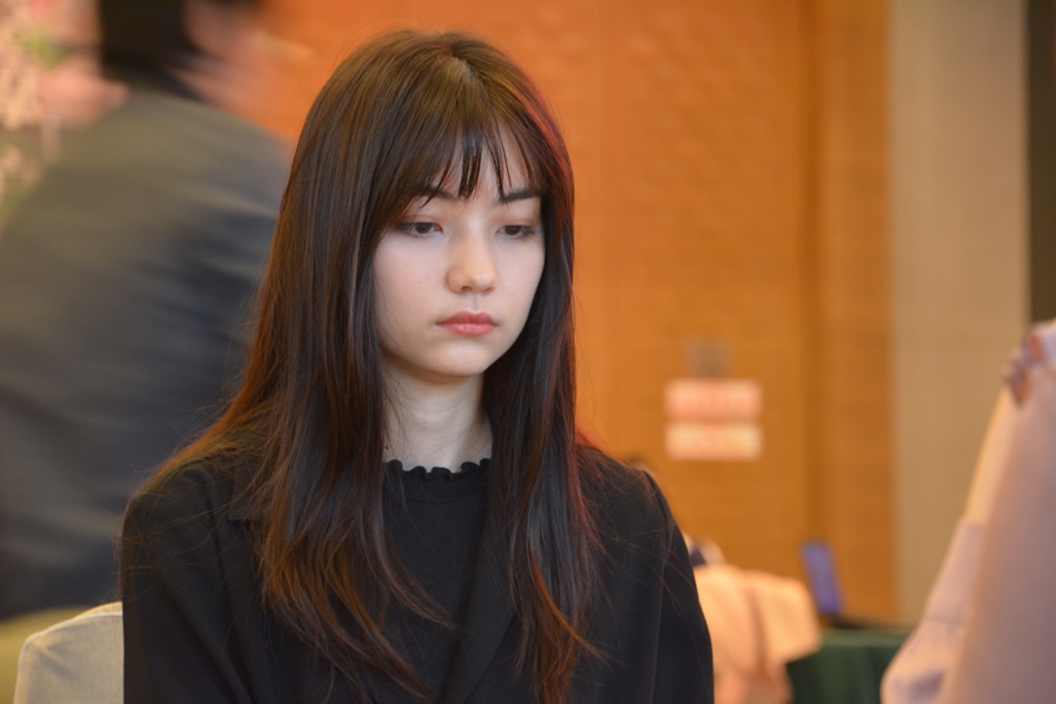 高清-女子圍甲賽場美女棋手 黑嘉嘉光彩奪目_高清圖集_新浪網