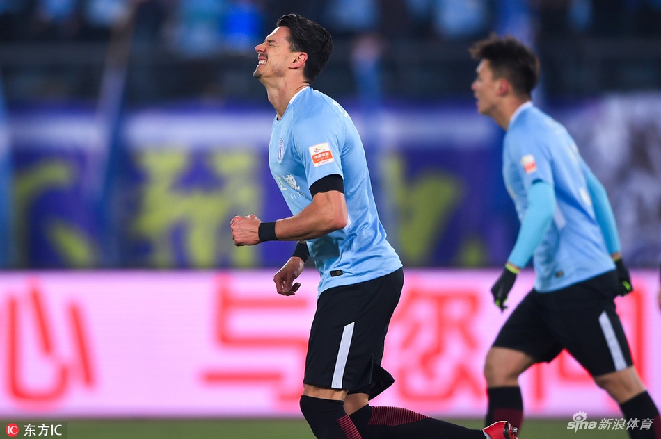 [中超]大连一方0-3北京国安