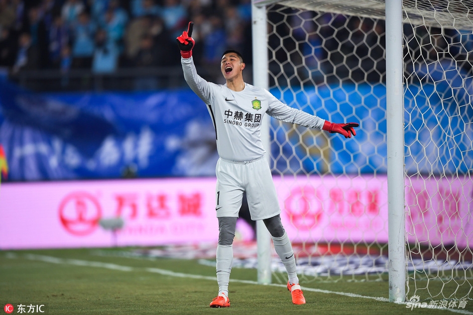 [中超]大连一方0-3北京国安