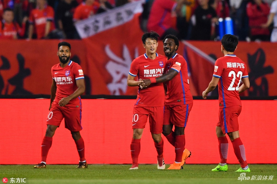 彭欣力接受祝贺