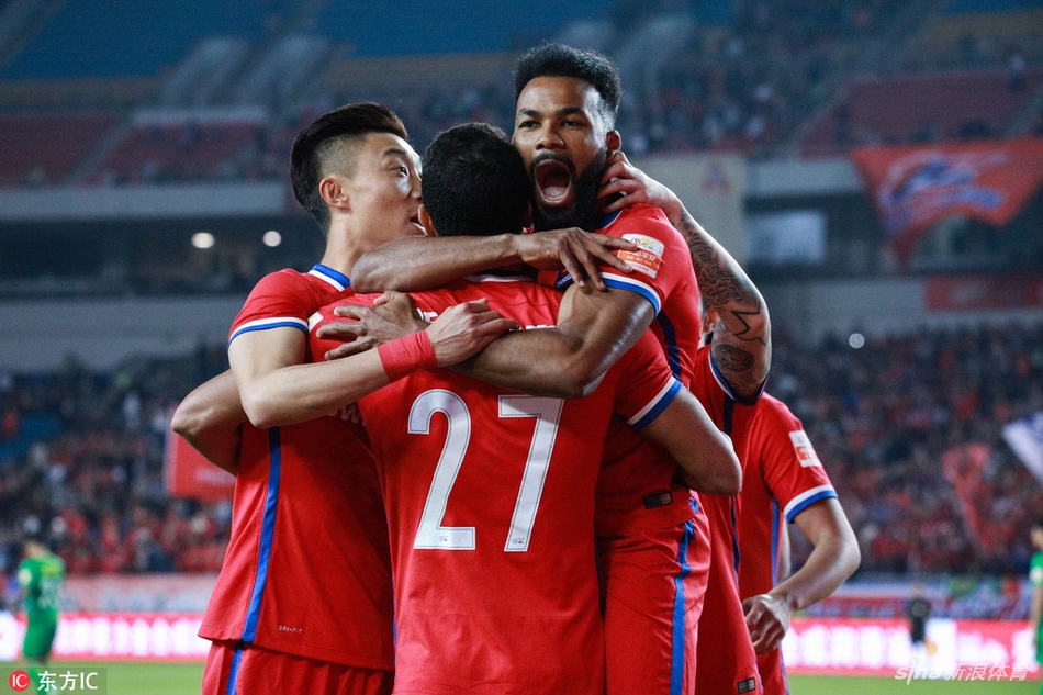 重庆斯威球员庆祝