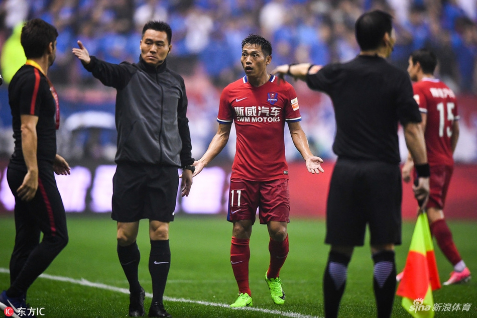 吴庆两黄变一红被罚下