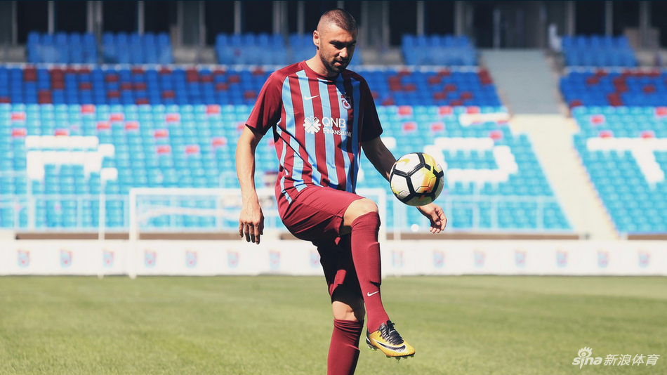 伊尔马兹正式亮相特拉布宗体育