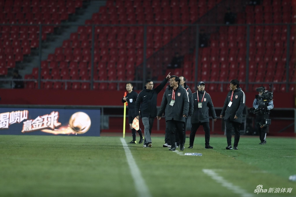 新浪直击华夏幸福2-1长春亚泰