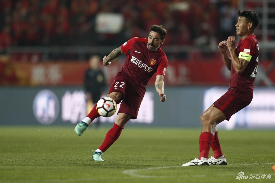 新浪直击华夏幸福2-1长春亚泰