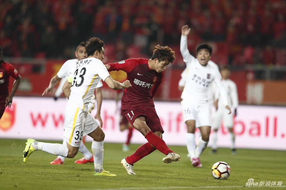 新浪直击华夏幸福2-1长春亚泰