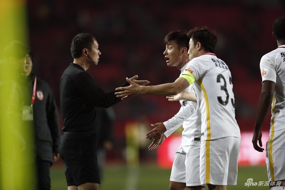 新浪直击华夏幸福2-1长春亚泰