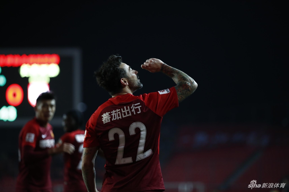 新浪直击华夏幸福2-1长春亚泰