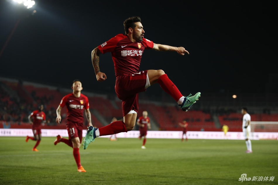 新浪直击华夏幸福2-1长春亚泰