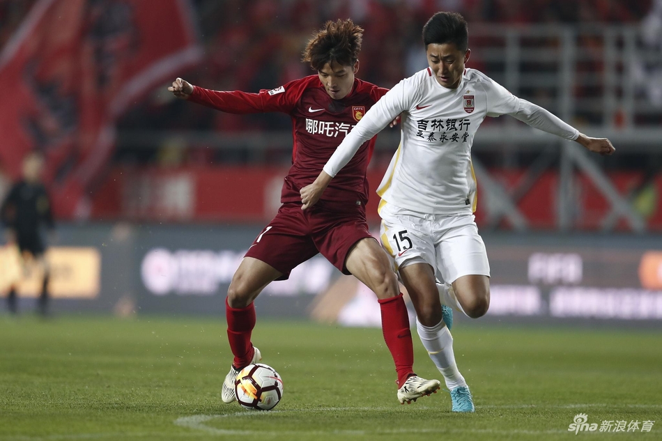 新浪直击华夏幸福2-1长春亚泰