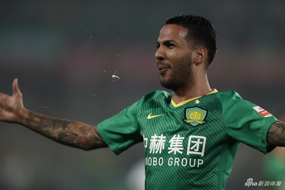 比埃拉霸气十足